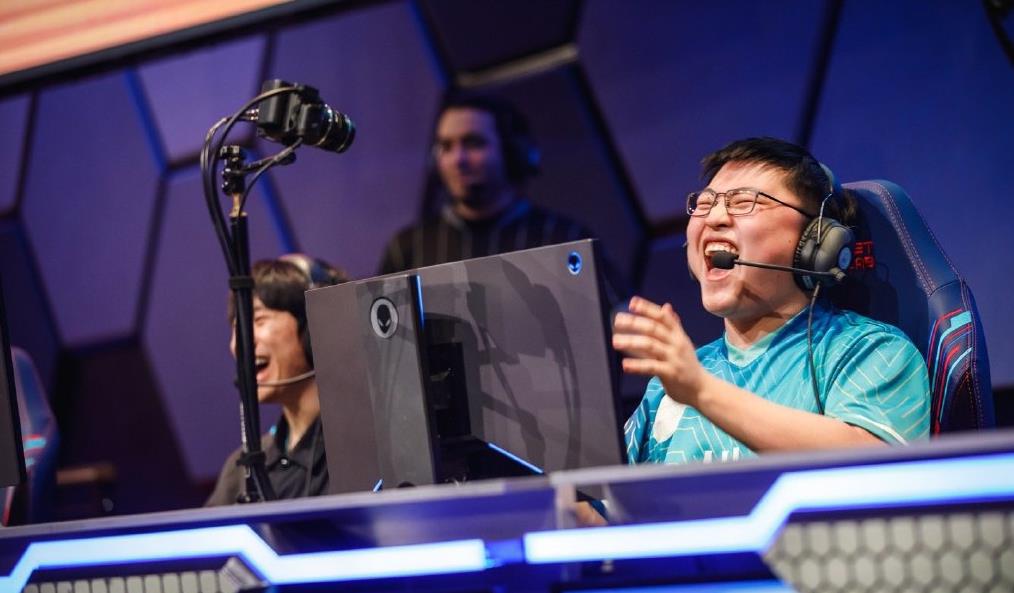 九游体育-包含JackeyLove回归赛场，关键助攻首场状态亮眼，美国队观众沸腾！的词条