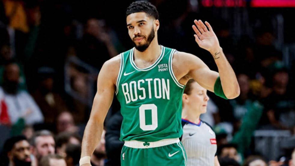 九游体育-包含塔图姆连续五场比赛得分超过挺进下一轮，美国队挑战极限！的词条